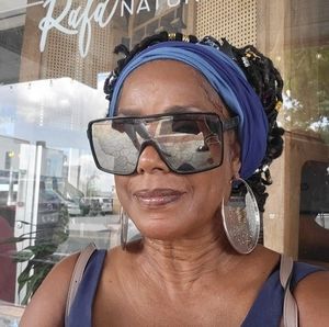 Meet your Posher, Renee